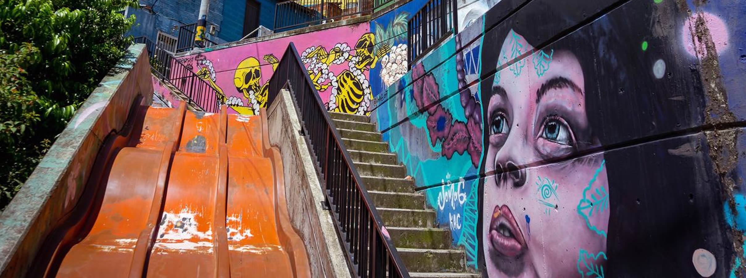 GRAFFITI TOUR COMUNA 13