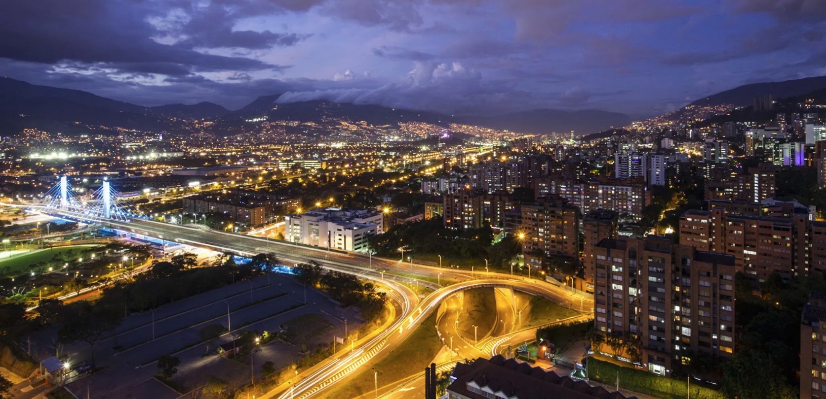 TOUR NOCTURNO POR MEDELLÍN